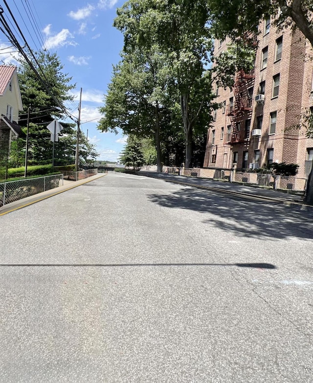745 E 231st St Unit 1F, Bronx, NY 10466 - view of street with curbs