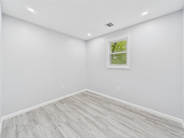 495 Easton St, Ronkonkoma, NY 11779 - spare room with baseboards, light wood-style floors, and recessed lighting