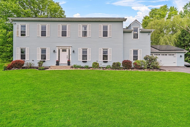 8 Red Oak Ct, Middletown, NY 10941 - colonial house with a front lawn
