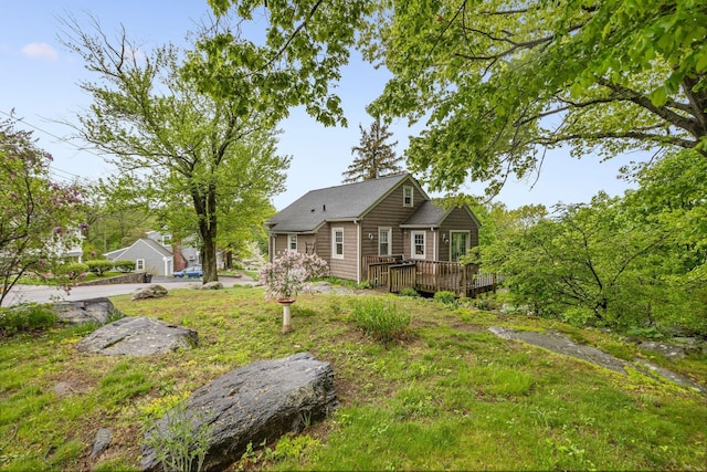 803 Oakwood Dr, Peekskill, NY 10566 - bungalow-style home with a deck
