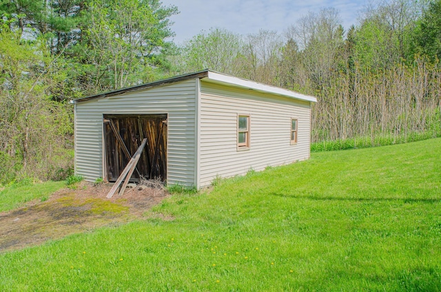 15 Feller Newmark Rd, Red Hook, NY 12571 - view of outdoor structure featuring an outdoor structure and a forest view