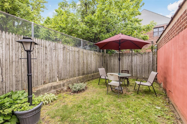 2733 Tenbroeck Ave, Bronx, NY 10469 - view of yard