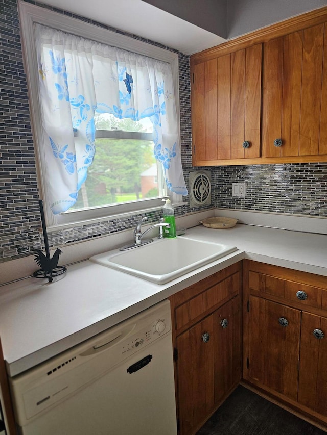 laundry room featuring a sink
