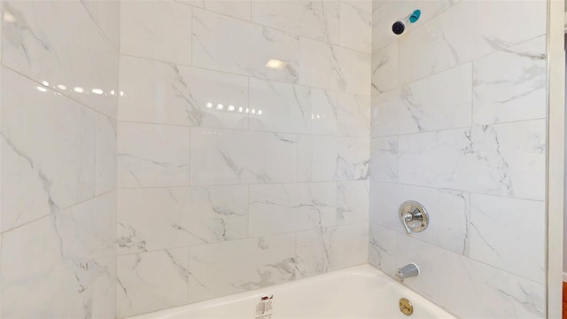 74 Gladstone Ave, Walden, NY 12586 - full bath featuring shower / tub combination
