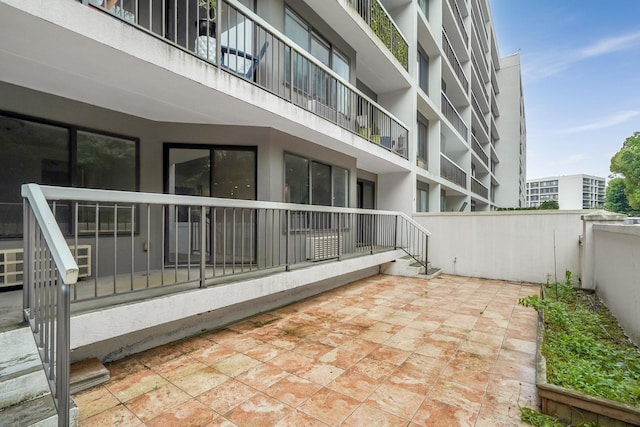 300 High Point Dr Unit 313, Hartsdale, NY 10530 - view of patio featuring fence