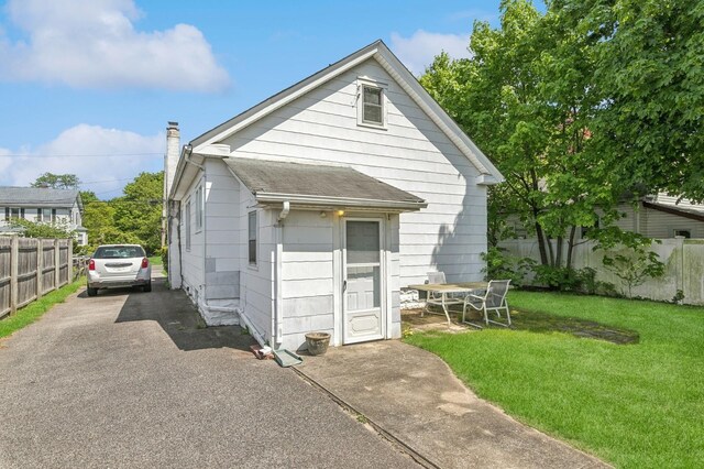 186 Falcon Ave, Patchogue, NY 11772 - photo 17