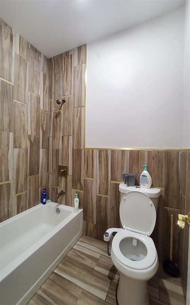 27 Catskill High Rail, Monroe, NY 10950 - bathroom featuring toilet and shower / tub combination