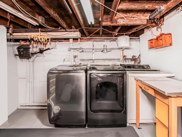 laundry room featuring independent washer and dryer