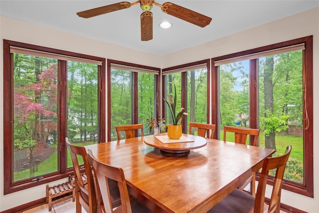 dining space with a ceiling fan, baseboards, and recessed lighting