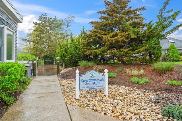 106 E Midland Pond Ct First Floor, First Floor, Moriches, NY 11955 - view of home's community