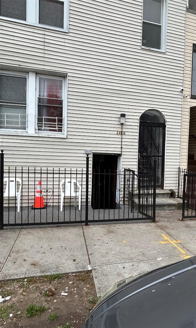 entrance to property with fence
