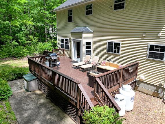 293 S Centerville Rd, Middletown, NY 10940 - wooden terrace with an outdoor living space