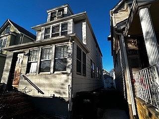view of home's exterior