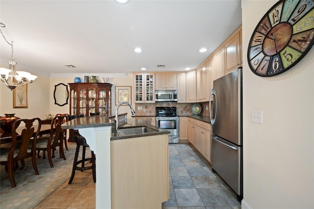7 White Oak Ct Unit 7, Coram, NY 11727 - kitchen with appliances with stainless steel finishes, a sink, a kitchen bar, recessed lighting, and glass insert cabinets