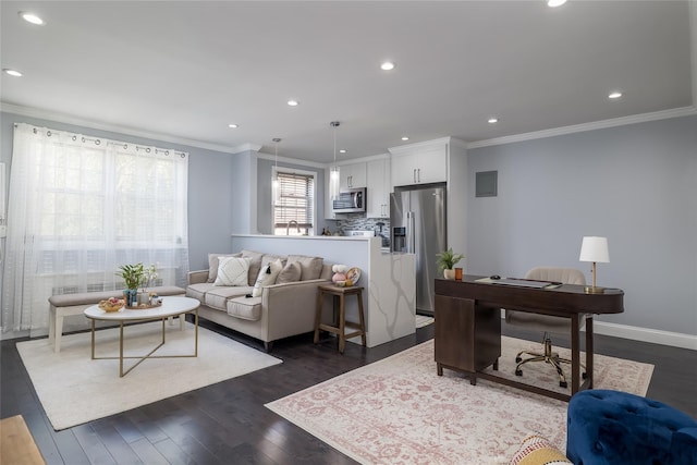 living area with ornamental molding, dark wood-type flooring, recessed lighting, a desk, and baseboards
