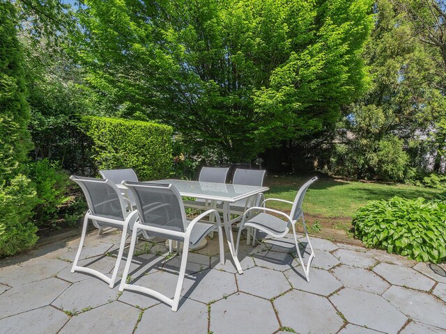 view of patio with outdoor dining space