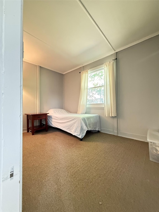 37 New Ave, Yonkers, NY 10704 - carpeted bedroom featuring baseboards