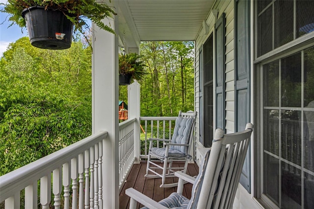balcony featuring covered porch