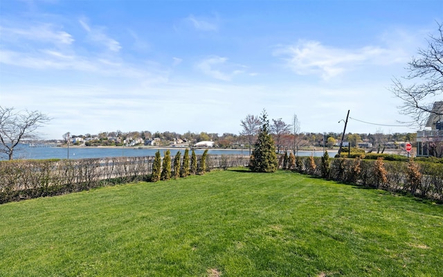 view of yard featuring a water view