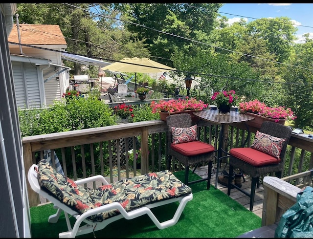 191 Sylvan Lake Rd Unit 16, Hopewell Junction, NY 12533 - balcony featuring outdoor dining space