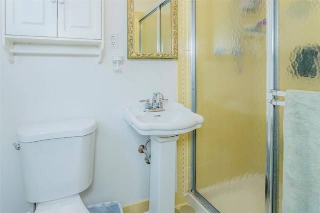 24 Overhill Ln, Warwick, NY 10990 - bathroom with a shower stall, toilet, and a sink