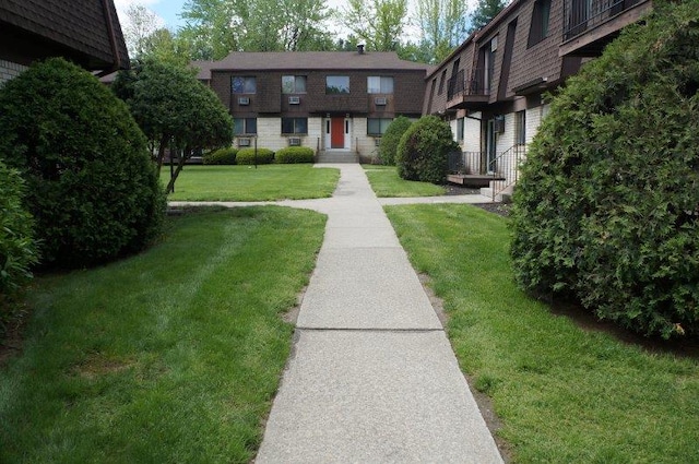 1115 Cherry Hill Dr, Poughkeepsie, NY 12603 - surrounding community with a lawn