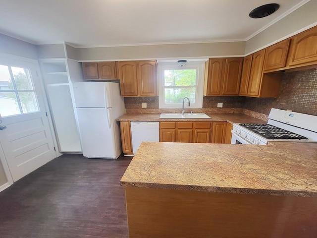 7 Randall Ter, Middletown, NY 10940 - kitchen with white appliances, a sink, decorative backsplash, crown molding, and a peninsula
