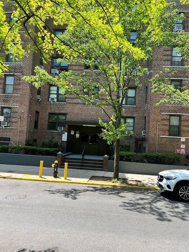 88-30 182nd St Unit 6F, Hollis, NY 11423 - view of building exterior
