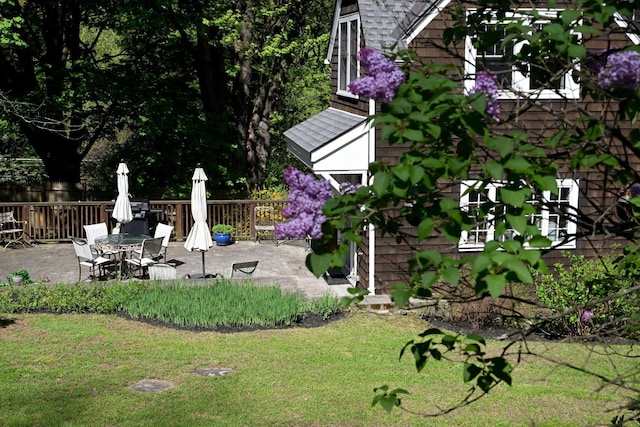5 Donald Dr, Hastings-On-Hudson, NY 10706 - view of yard featuring a patio area