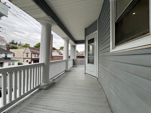 563 E 3rd St, Mount Vernon, NY 10553 - view of wooden terrace
