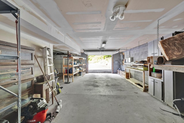 6 Edgewater Rd, Poughkeepsie, NY 12603 - view of garage