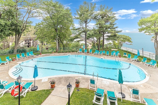 16 Rockledge Ave Unit 5D-2, Ossining, NY 10562 - community pool with fence, a water view, and a patio