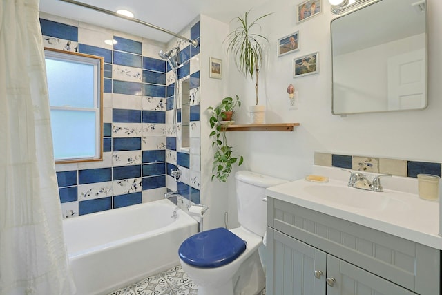 2 Amber Ridge Rd, Chestnut Ridge, NY 10977 - bathroom with toilet, shower / bath combination with curtain, and vanity