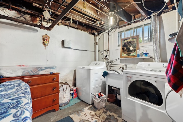 42 Longview Ave, White Plains, NY 10605 - laundry room featuring washer and dryer