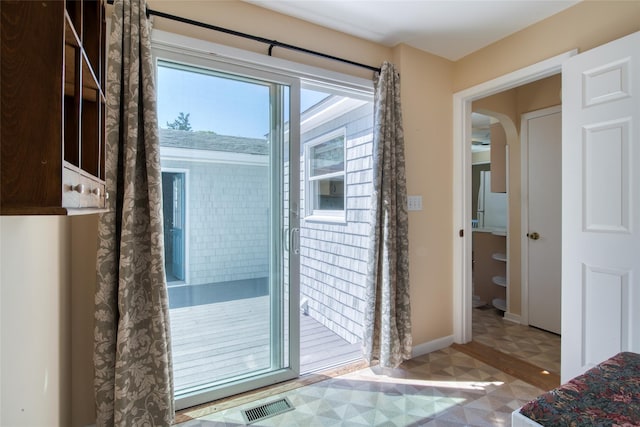 31 Bayberry Ln, Sag Harbor, NY 11963 - doorway featuring arched walkways