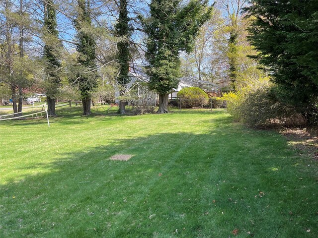 11 Acorn Ln, Stony Brook, NY 11790 - view of yard
