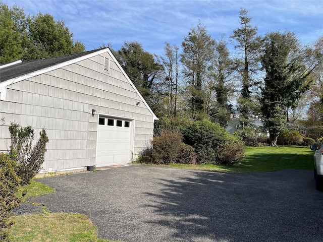 11 Acorn Ln, Stony Brook, NY 11790 - detached garage with driveway