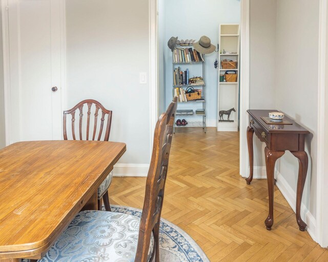 160 Cabrini Blvd Unit 62, New York Manhattan, NY 10033 - dining area with baseboards
