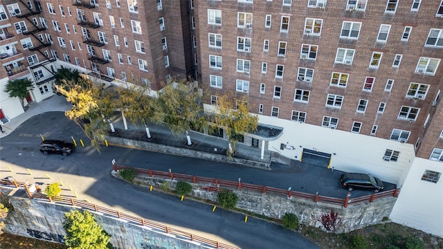 view of apartment building / complex