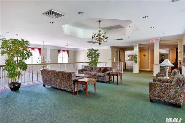 40 Ethan Cir, Middle Island, NY 11953 - community lobby featuring recessed lighting