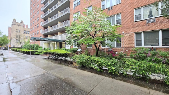 160-10 89th Ave Unit 9A, Jamaica, NY 11432 - view of property's community