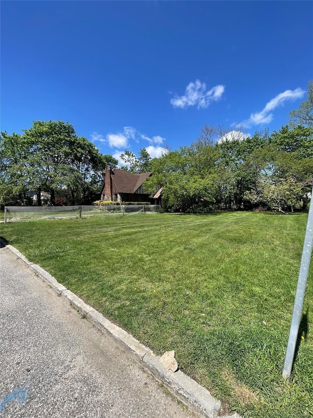 Sunset Rd, Bay Shore, NY 11706
