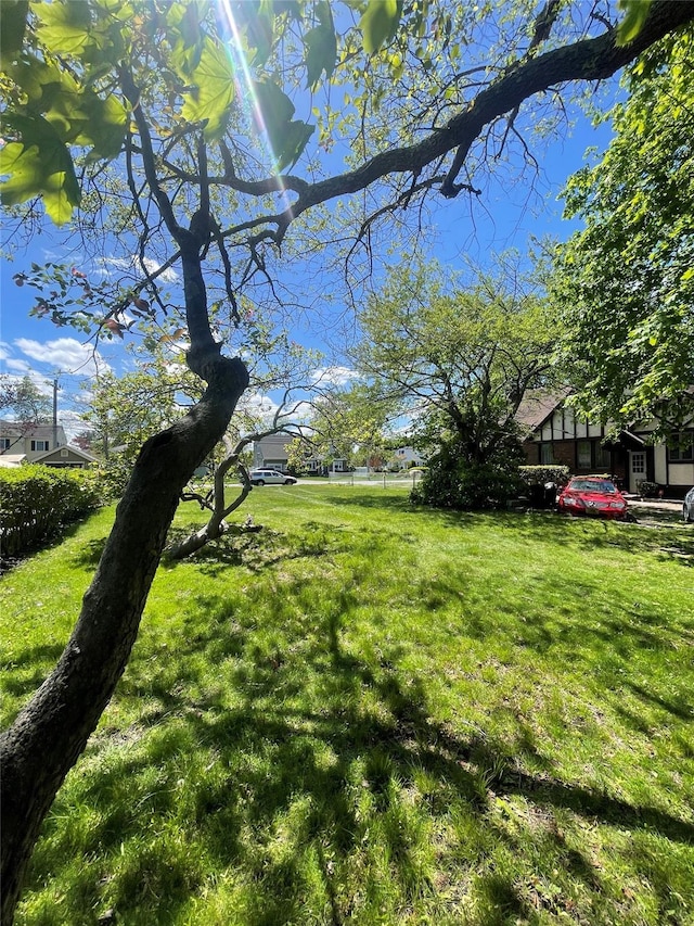 Sunset Rd, Bay Shore, NY 11706