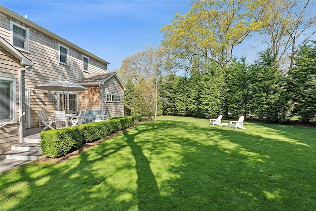 view of grassy yard