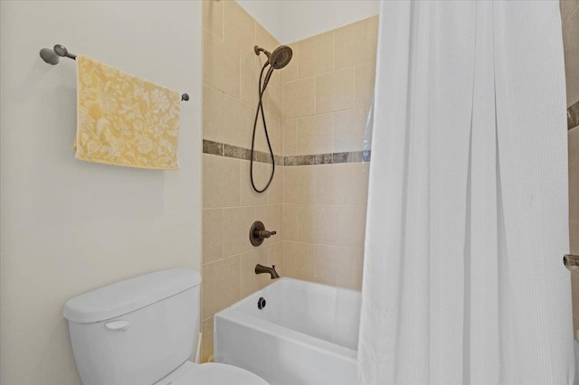 8 Tanyas Ct, Monroe, NY 10950 - full bathroom featuring shower / bathtub combination with curtain and toilet