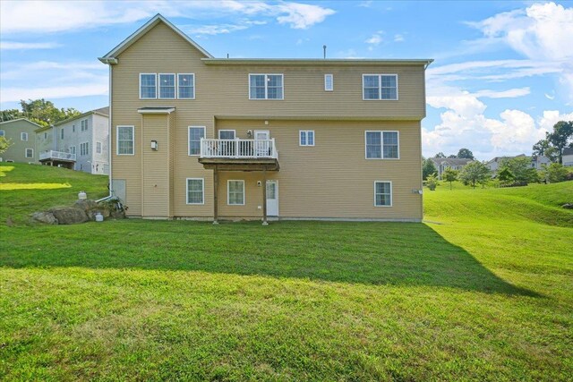 8 Tanyas Ct, Monroe, NY 10950 - rear view of house with a yard