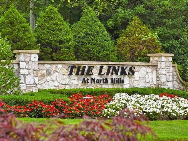 333 Baltustrol Cir, Roslyn, NY 11576 - view of community / neighborhood sign