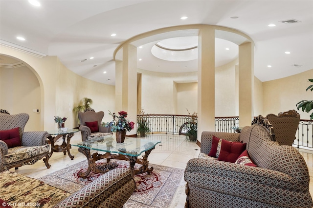 common area featuring recessed lighting