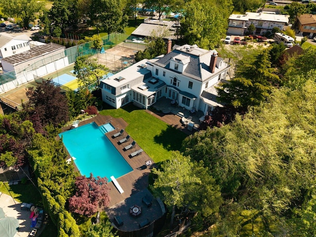 drone / aerial view of a pool area