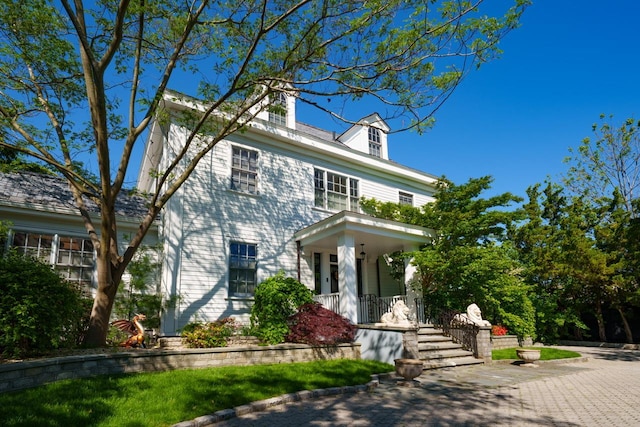 view of front of home featuring a porch